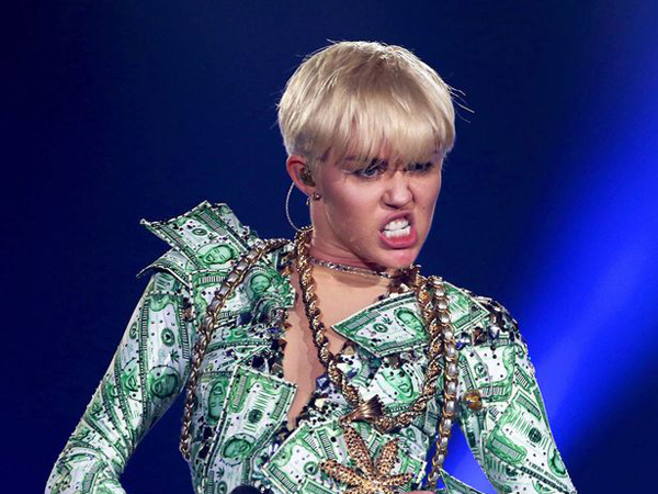 Miley Cyrus Kini Enggan Melakukan 'Twerking' di Panggung Lagi!